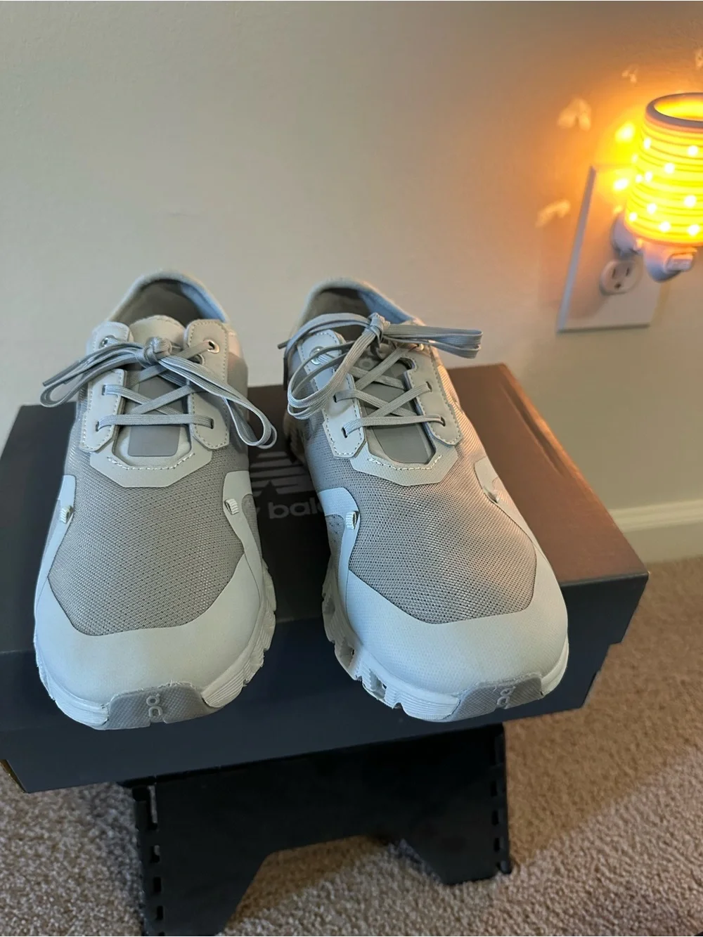 On Running unisex running